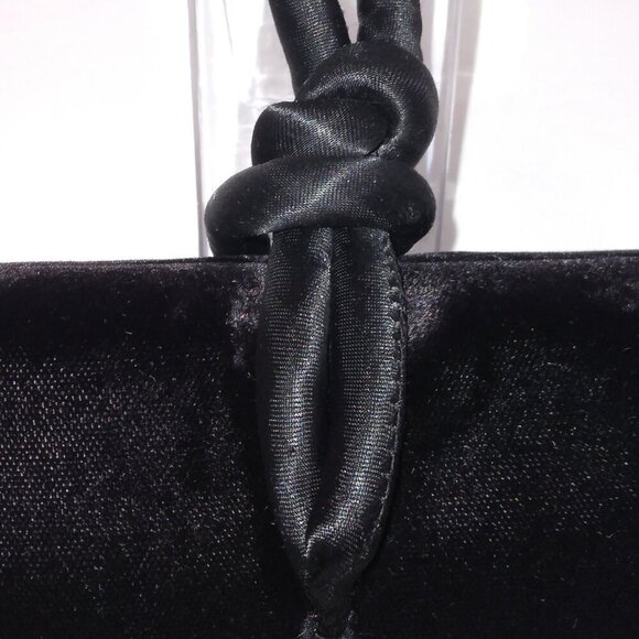 WOMEN'S BLACK VELVET CLUTCH KNOT WRISTLET CLUTCH  EVENING HANDBAG - Picture 2 of 3